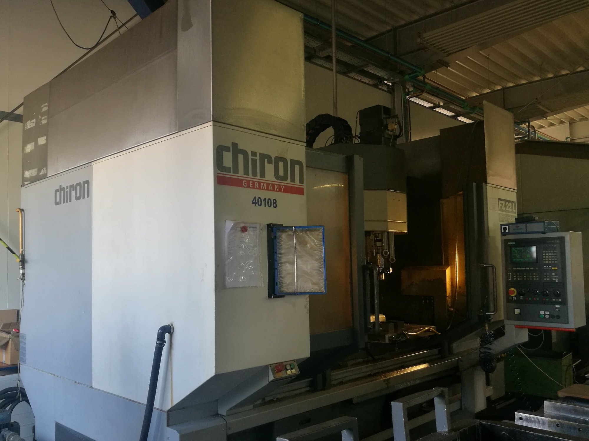A Chiron FZ 18L gép jobb nézete