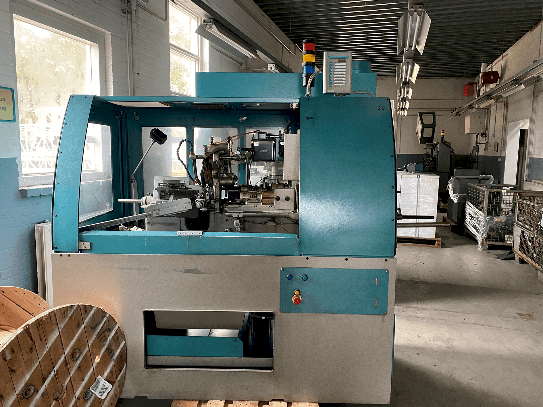 A Tornos-Bechler NAT-125 vario gép elölnézete