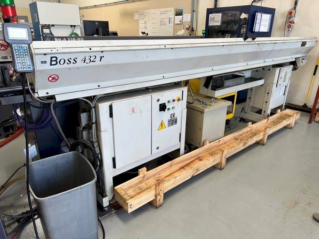 A Citizen M-32 gép bal oldali nézete