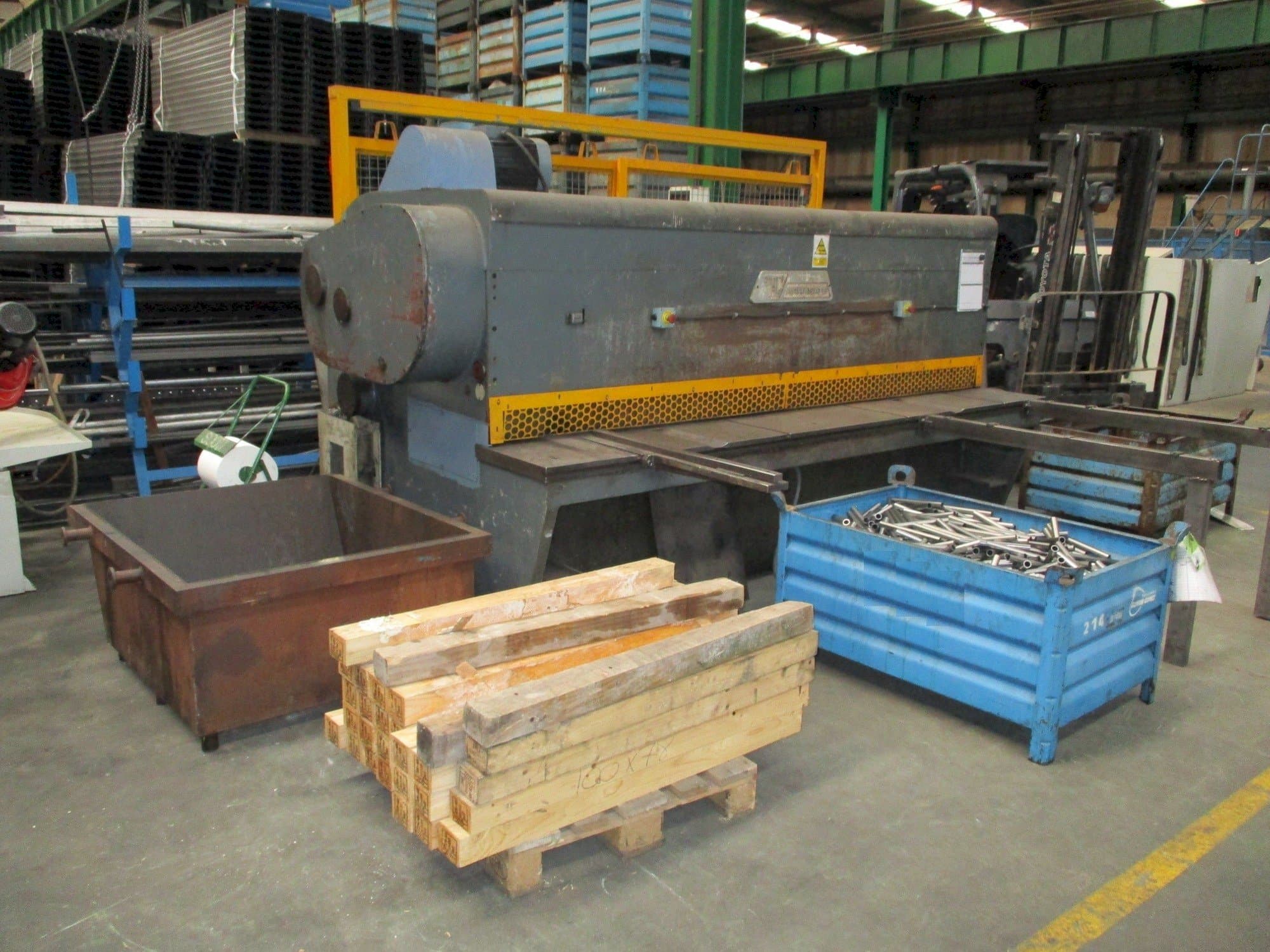 A Taci AC-10/30 gép elölnézete