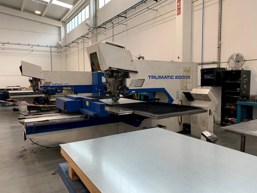 A Trumpf Trumatic 2000 R gép elölnézete