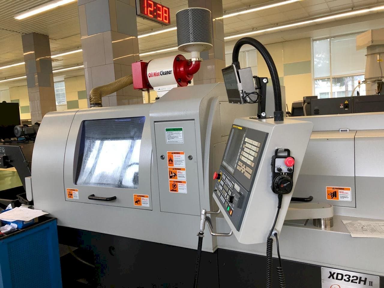 A Hanwha XD32H II gép elölnézete