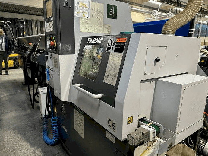 A TSUGAMI B0205E-II gép elölnézete