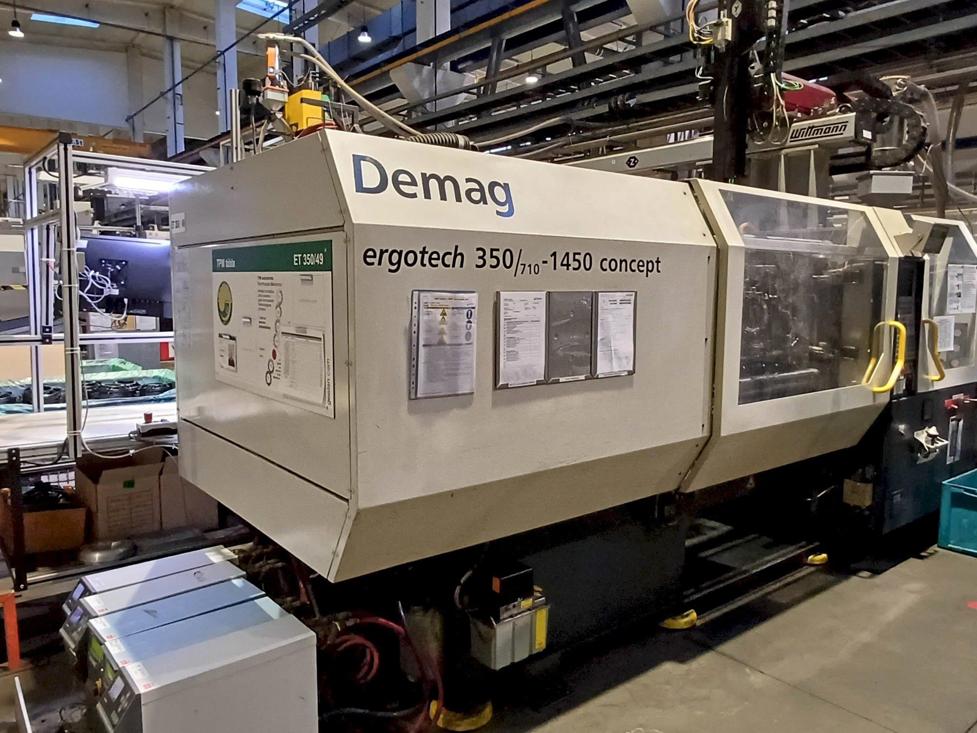 A SUMITOMO SHI DEMAG Ergotech 350 Concept gép elölnézete