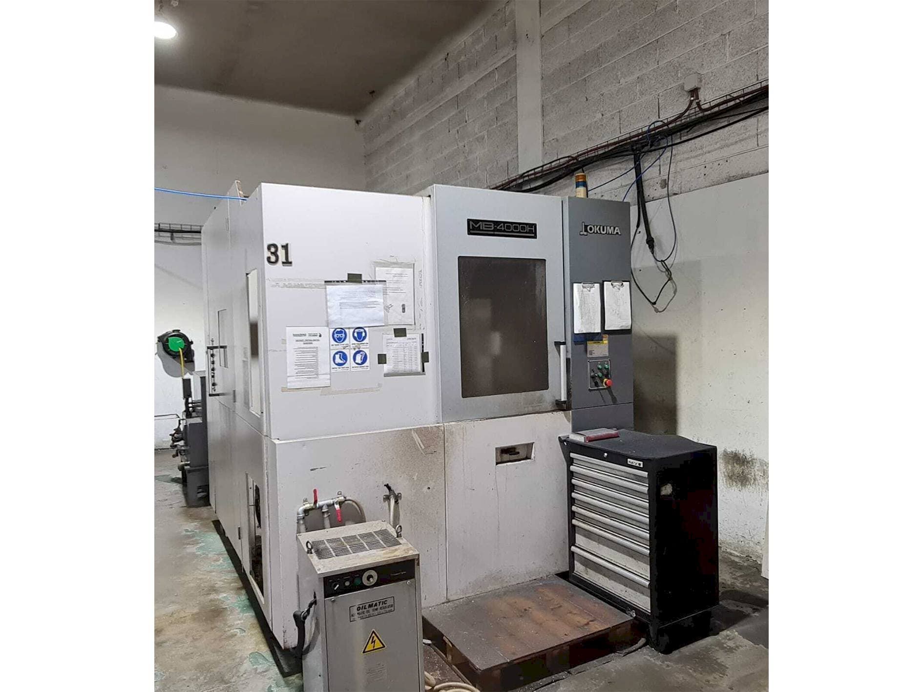 A Okuma MB-4000H gép elölnézete