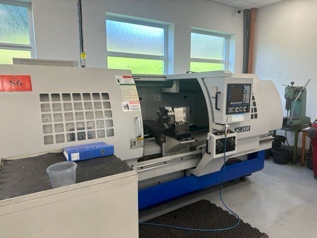 A MASCUT AC-2580 gép elölnézete