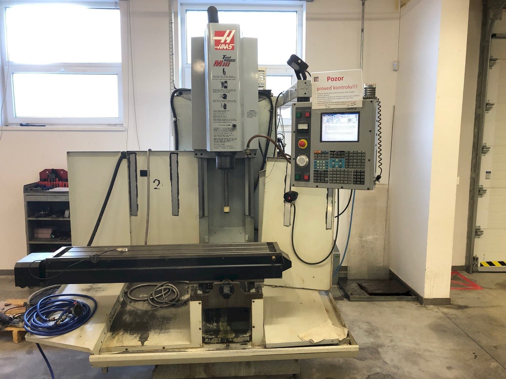 A HAAS TM-2HE gép elölnézete