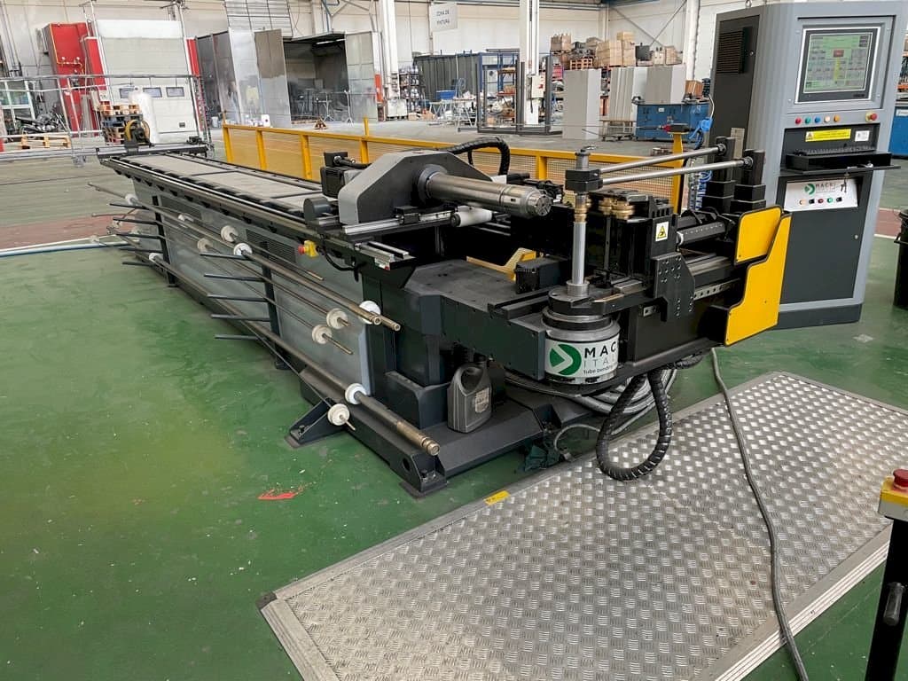 A Macri Italia Provar 65 UD-6 gép elölnézete