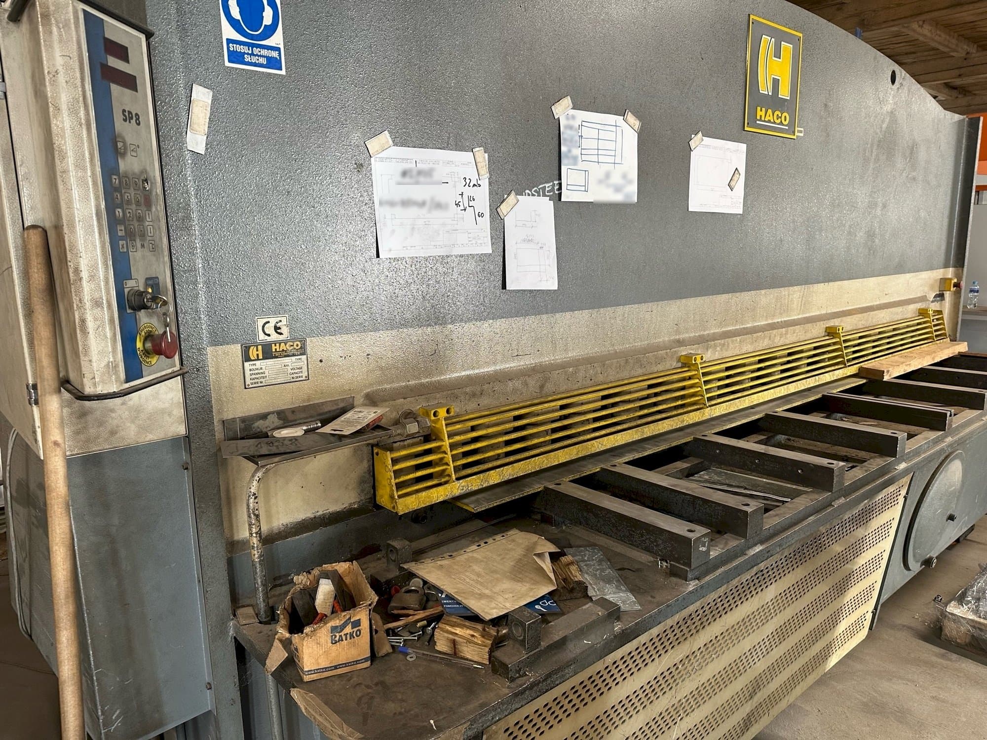 A HACO TS 3012 gép elölnézete