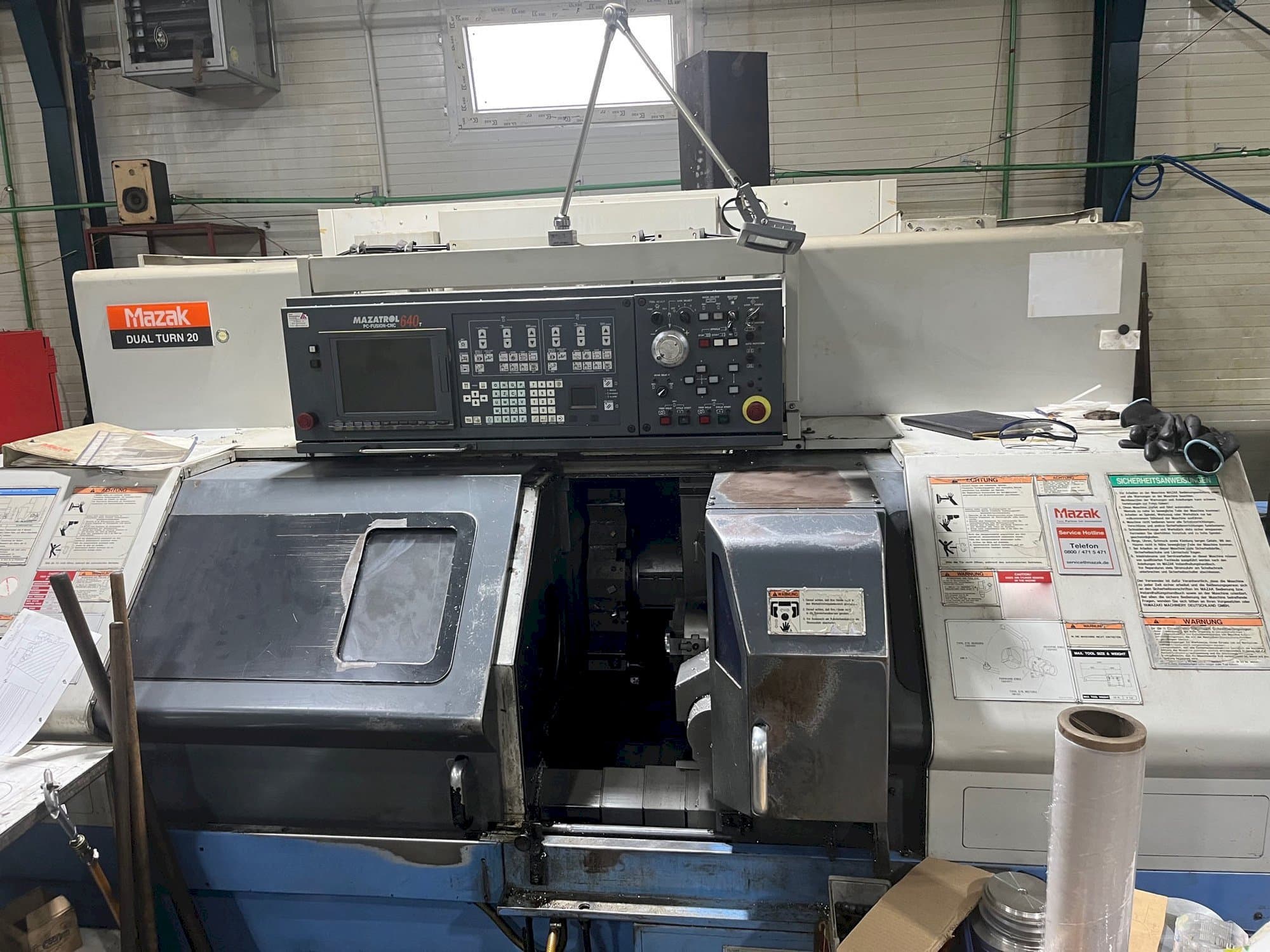 A Mazak Dual Turn 20 gép elölnézete