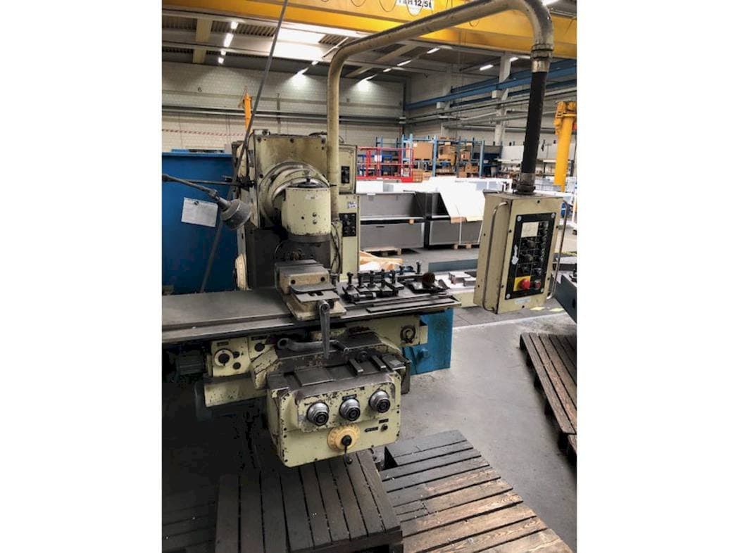 A ELEKTRONIK F400-E gép elölnézete