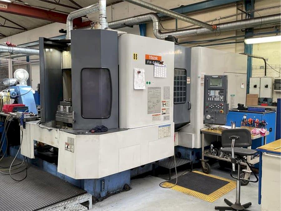 A Mazak FH 5800 gép elölnézete