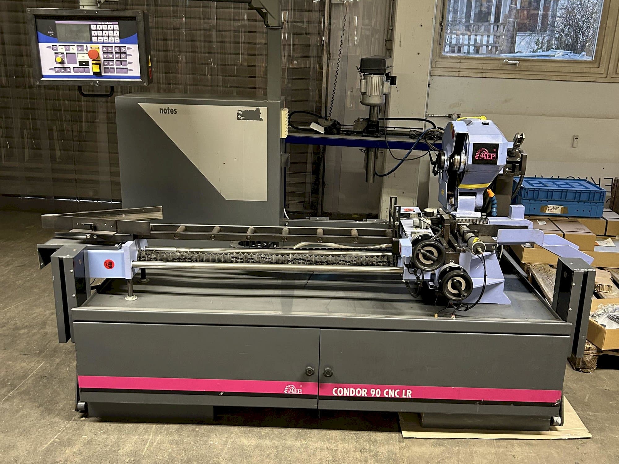 A MEP Condor 90 CNC LR  gép elölnézete