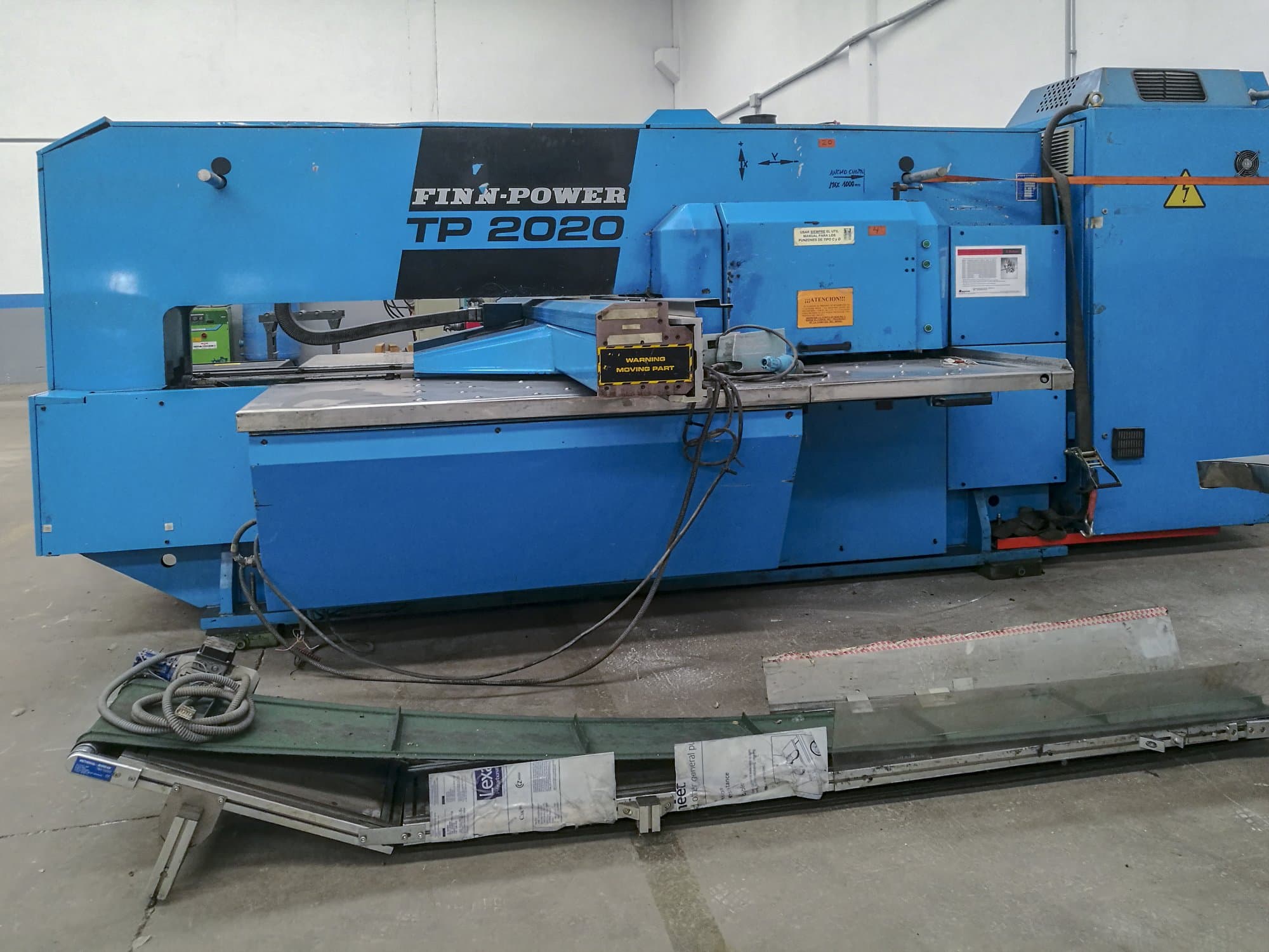 A Finn-Power TP 2020 gép elölnézete