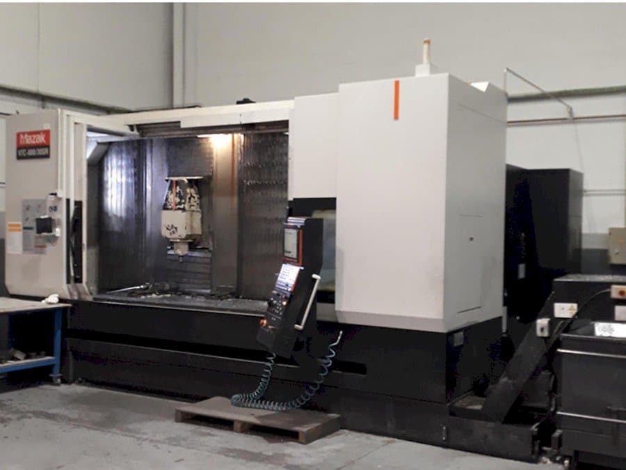 A Mazak 800-30 SR  gép elölnézete