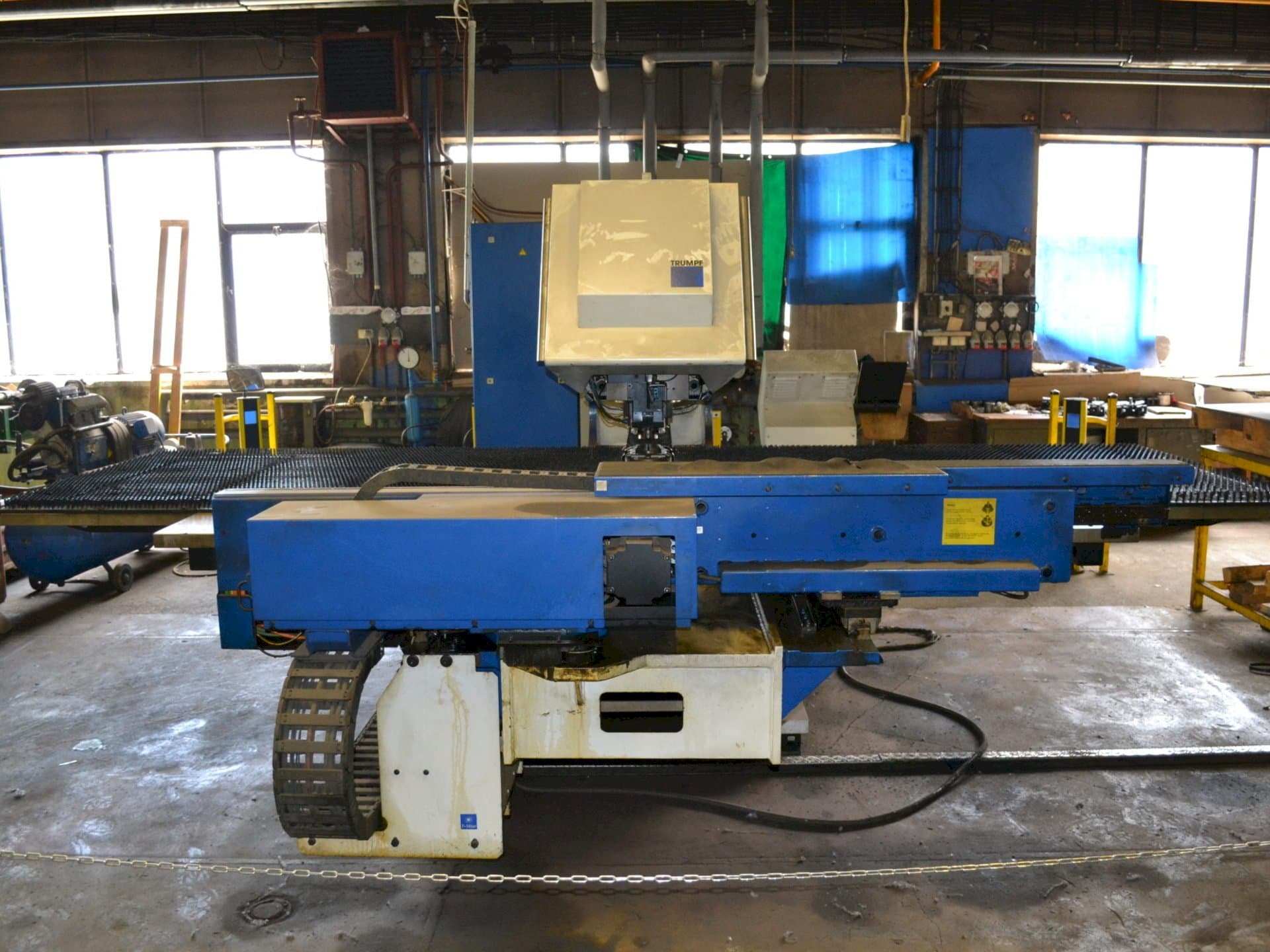 A Trumpf Trumatic 2000R gép elölnézete