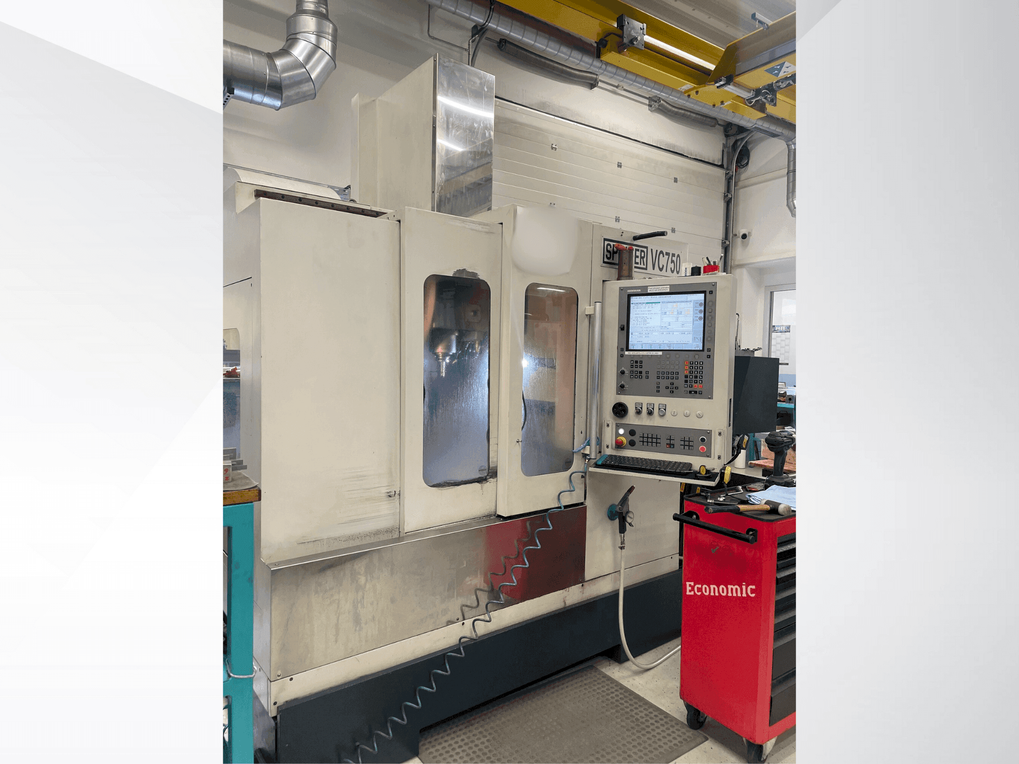 A SPINNER VC 750 gép elölnézete