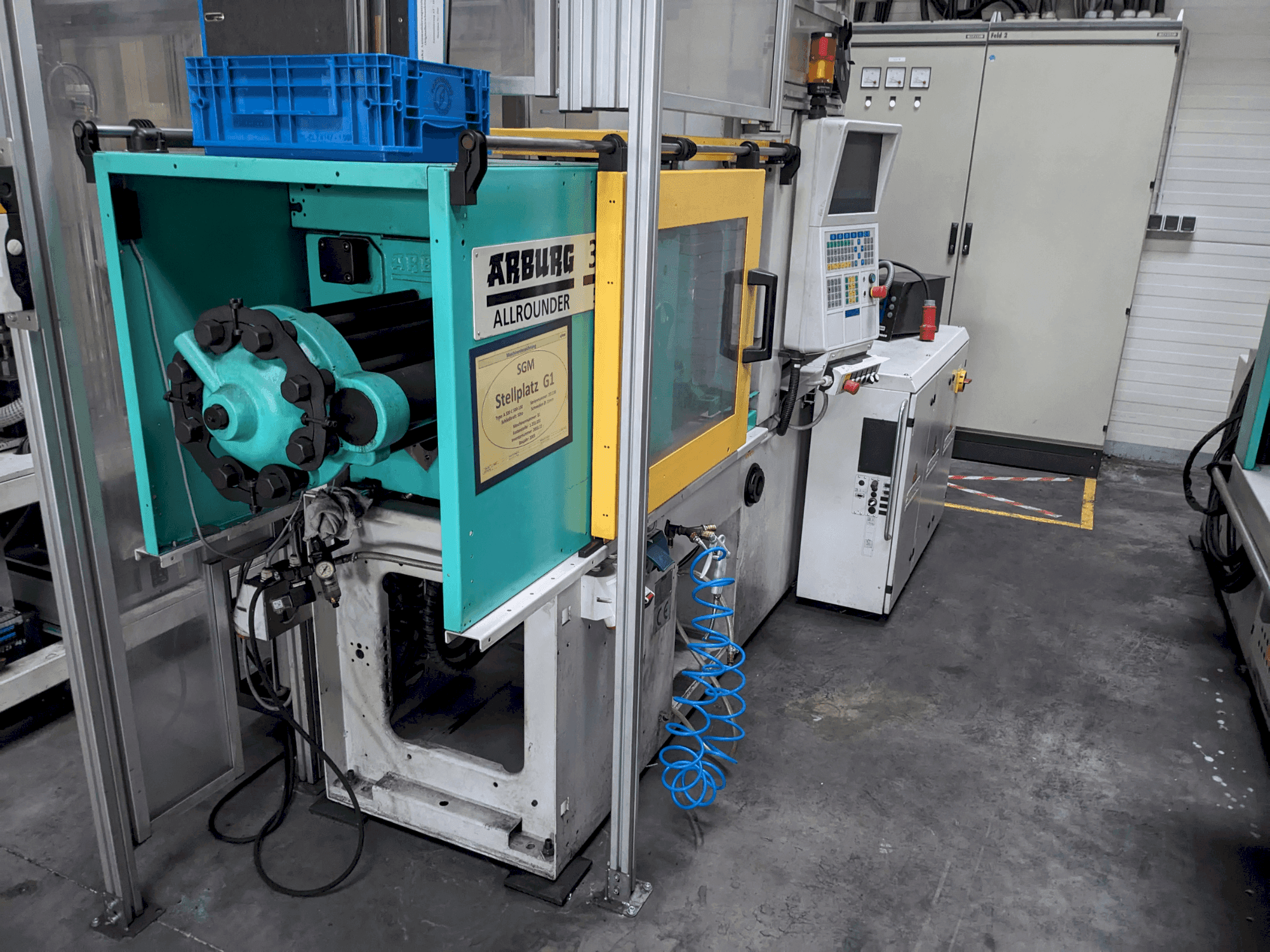 A Arburg 320 C 500-100  gép elölnézete