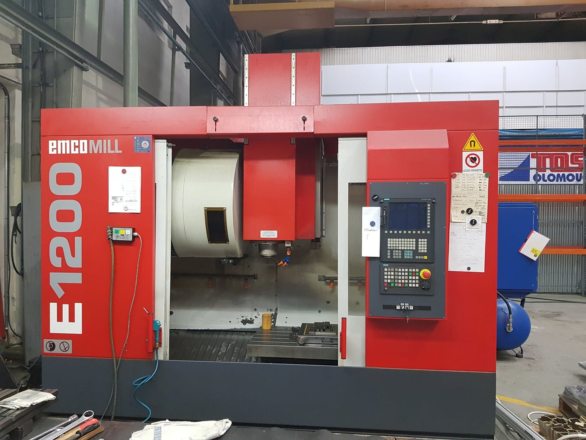 A EMCO Emcomill E 1200 gép elölnézete