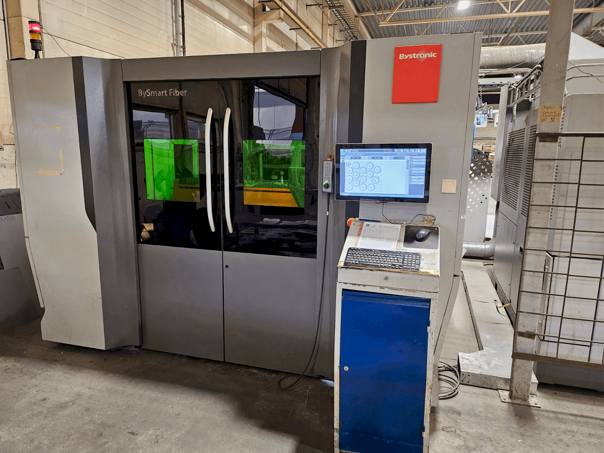 A Bystronic BySmart Fiber 3015 6KW  gép elölnézete