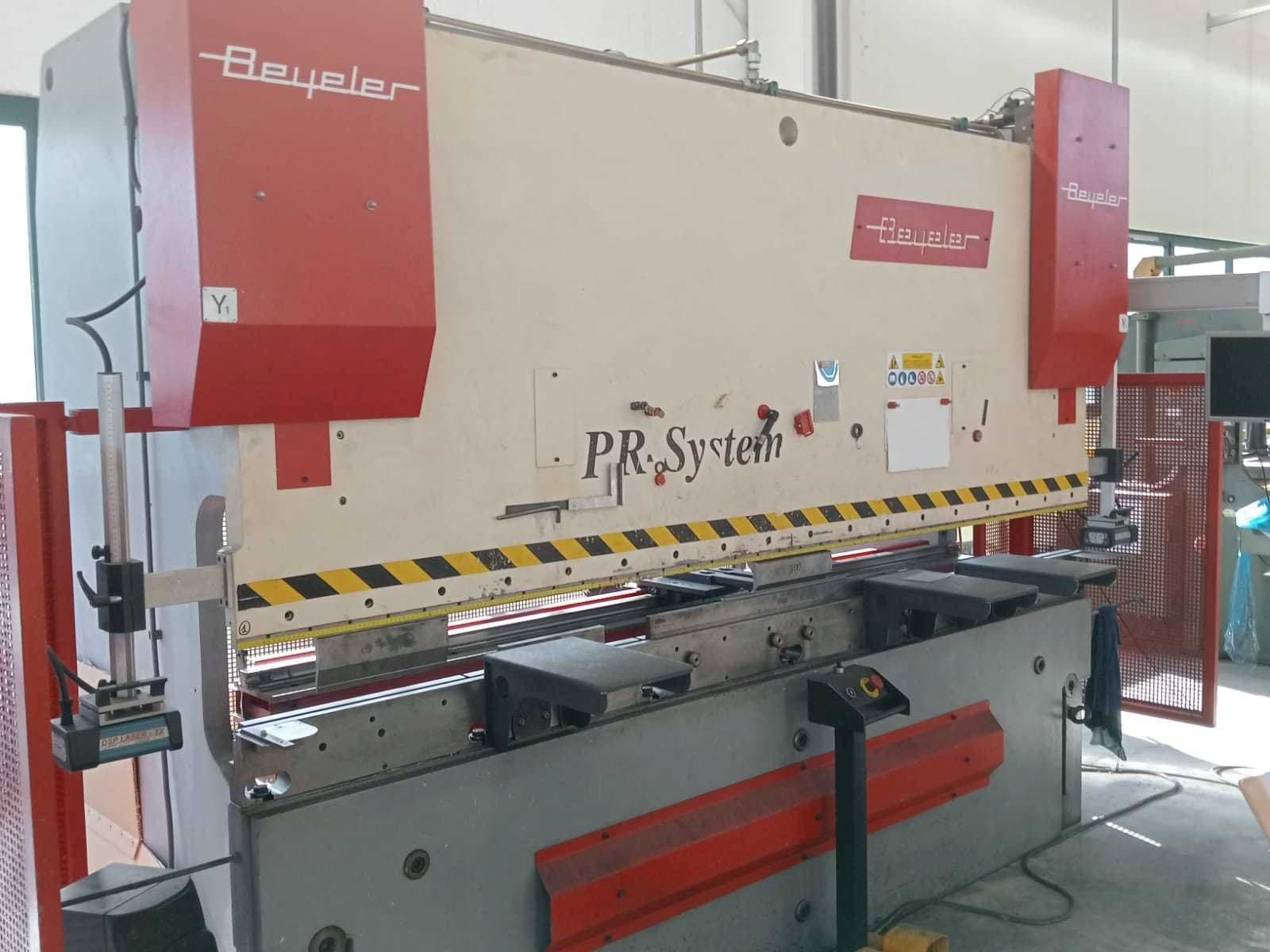 A BEYELER PR6 1500 KN X 3000 MM gép oldalnézete