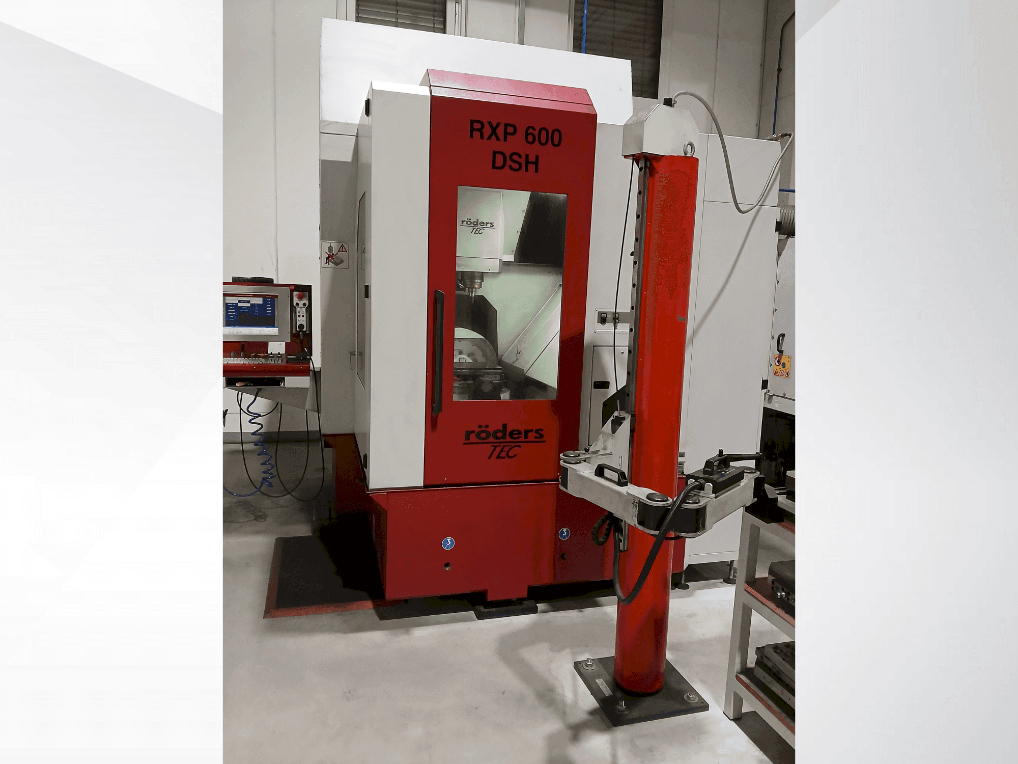 A Röders TEC RXP 600 DSH gép elölnézete