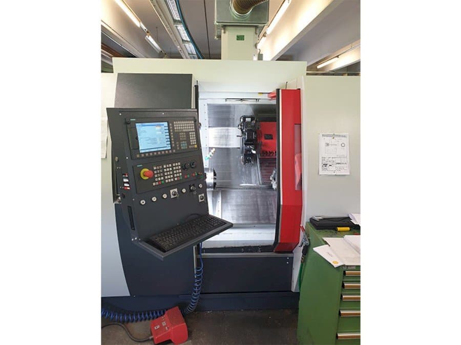 A EMCO Turn E 65 gép elölnézete