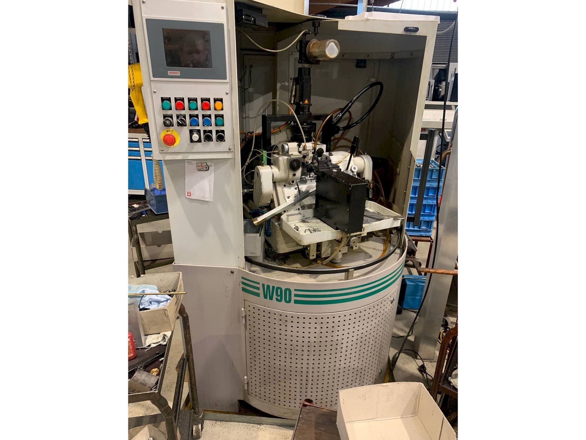 A Lambert Wahli W 90 CNC gép elölnézete