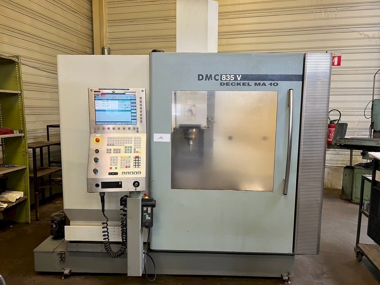 A DMG DMC 835 gép elölnézete