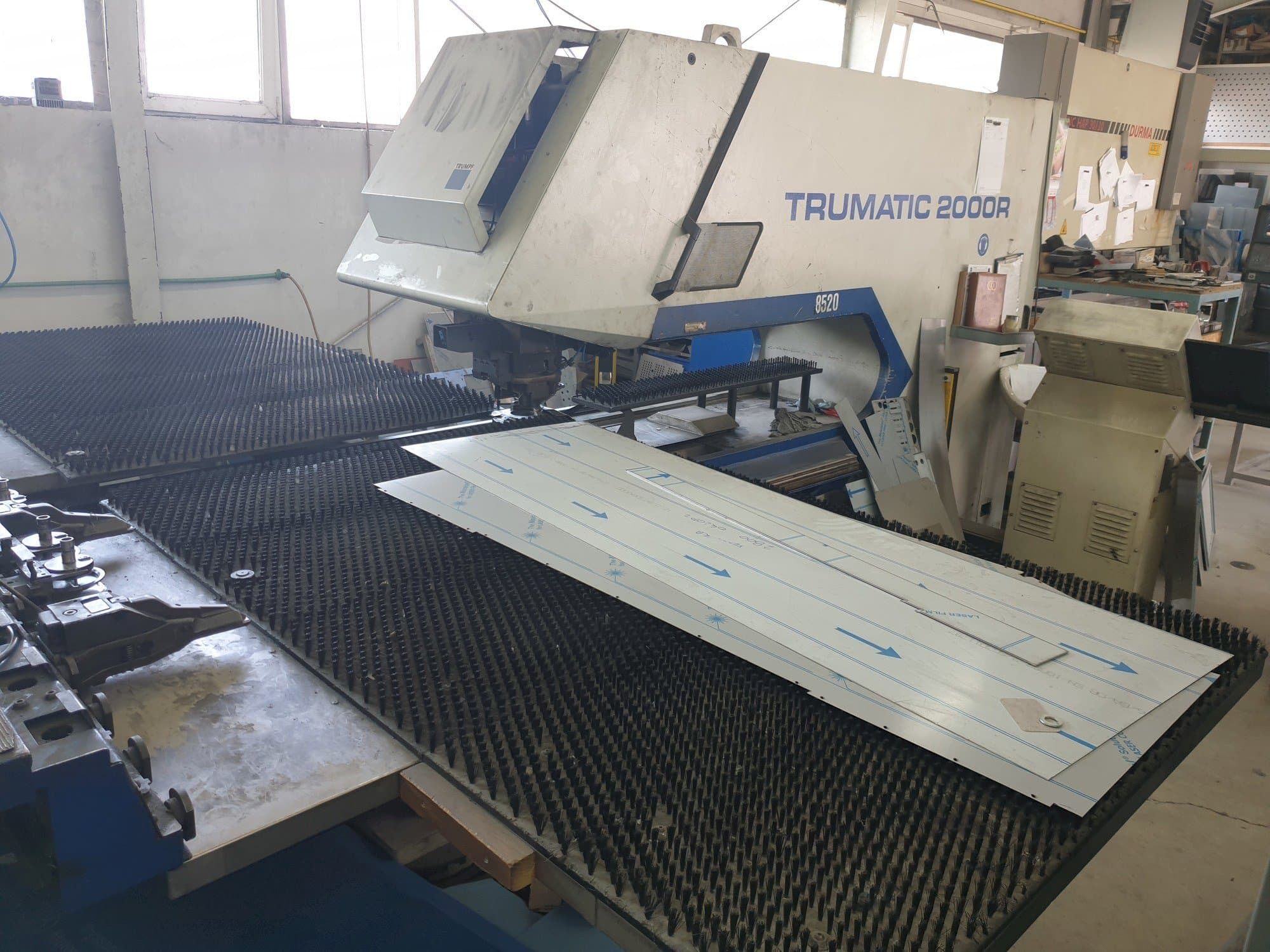 A Trumpf Trumatic 2000R  gép elölnézete