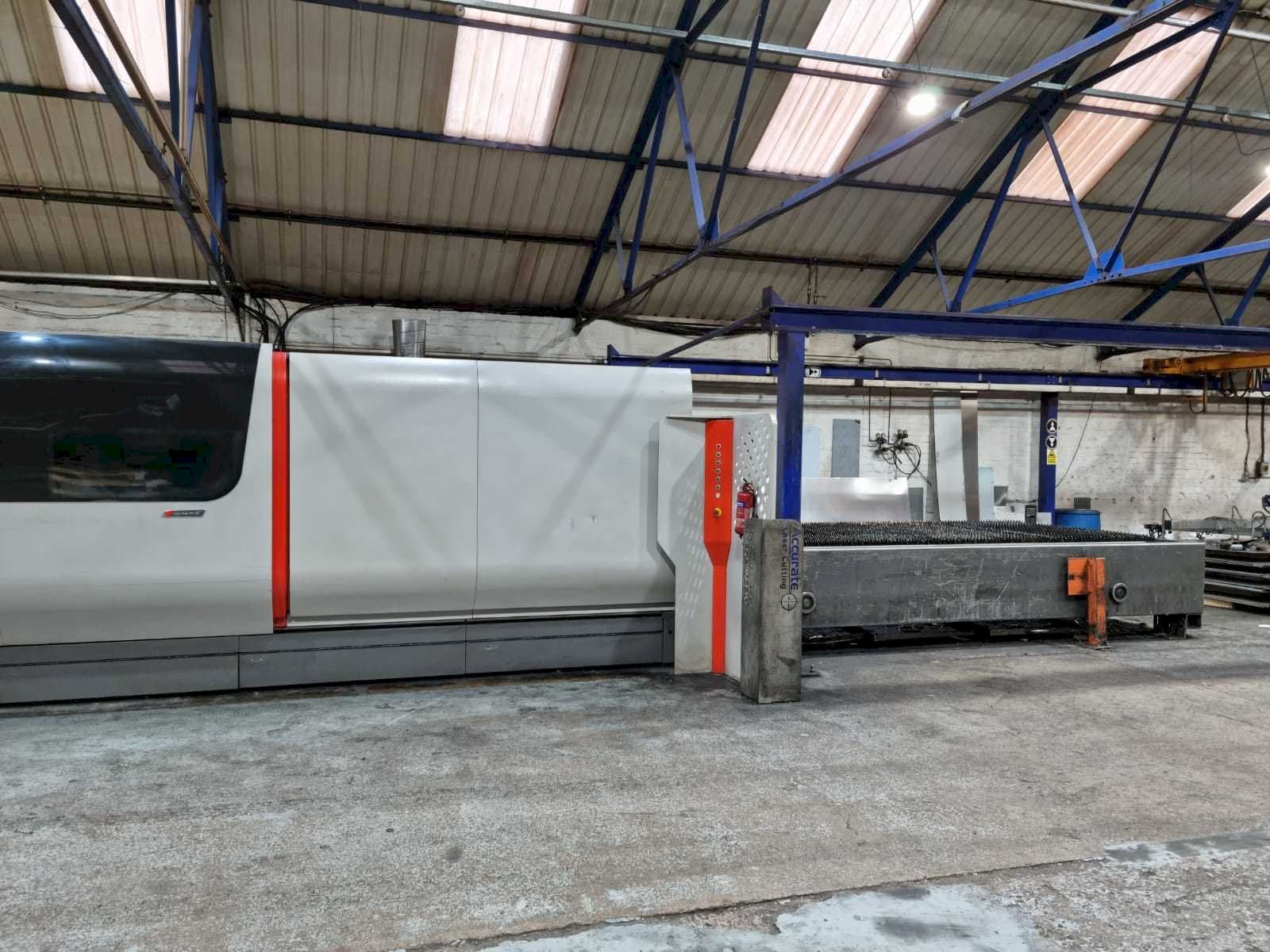 A Bystronic Bystar Fiber 4020 10KW  gép elölnézete