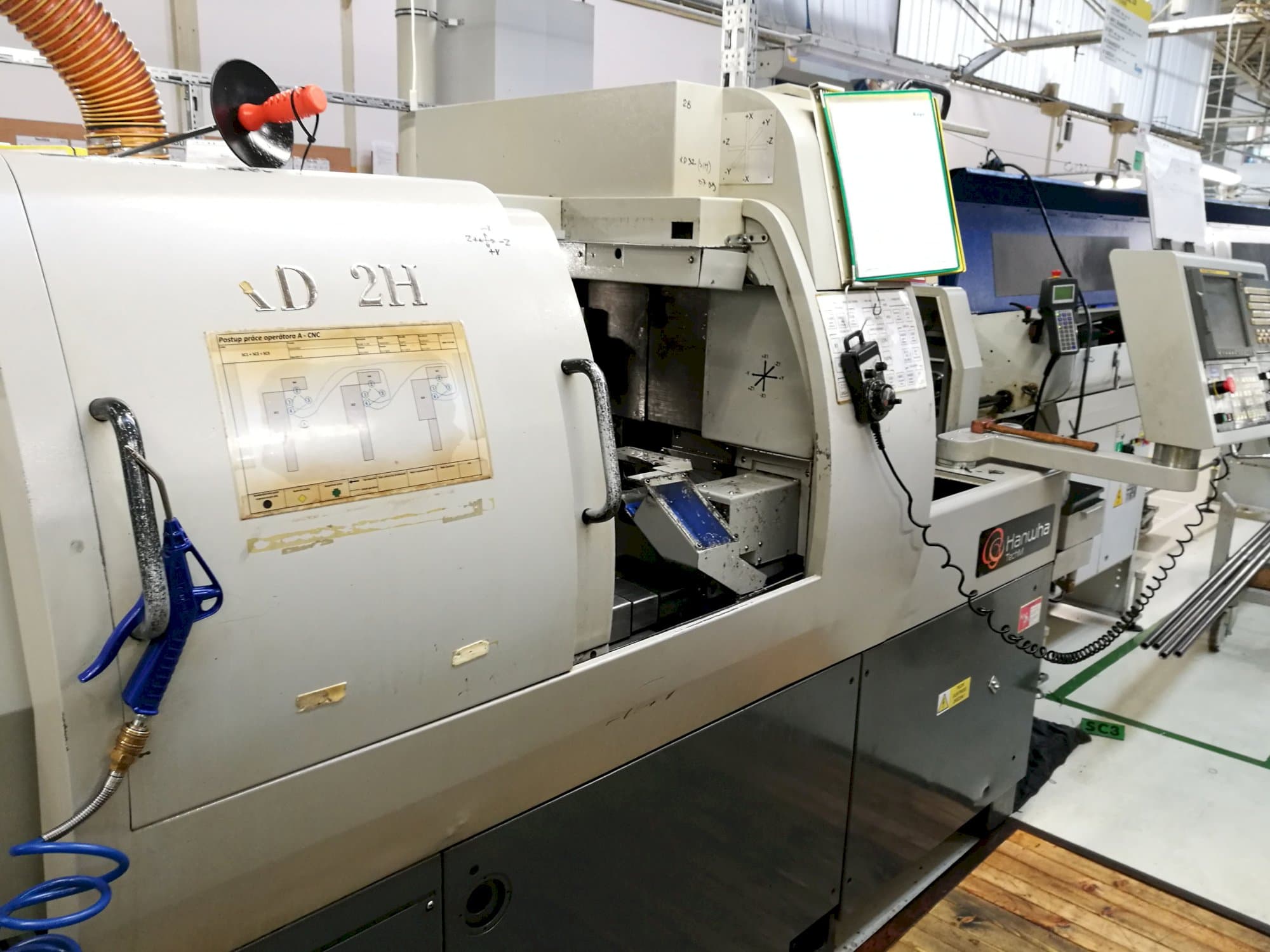 A Hanwha XD 32 H gép jobb nézete