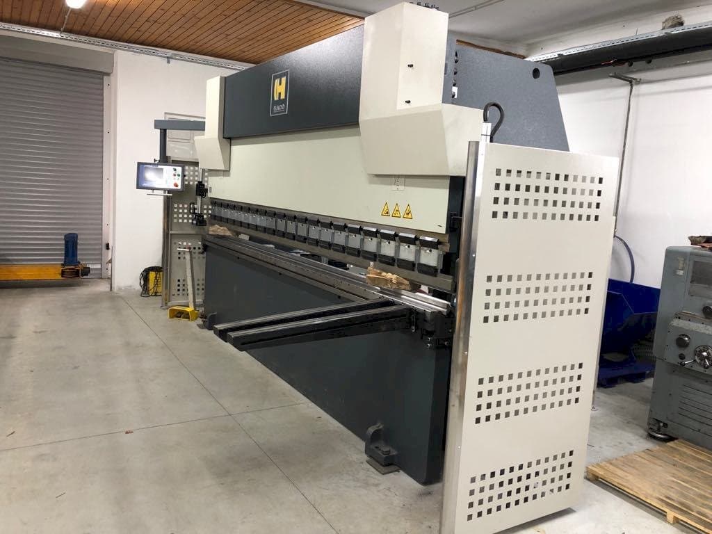 A HACO SYNCHROMASTER 40175 gép elölnézete