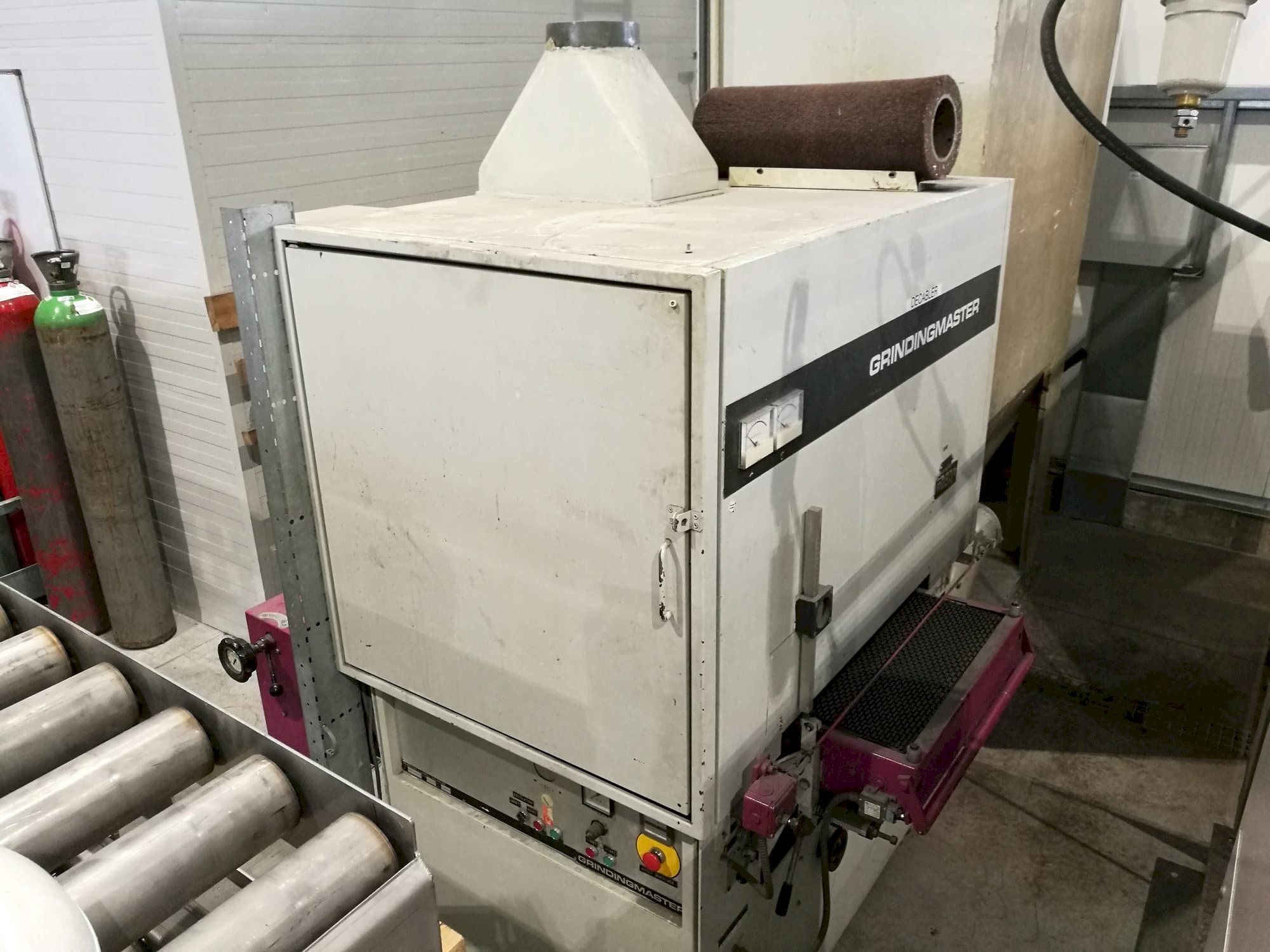 A GRINDINGMASTER MCSB2-600  gép bal oldali nézete