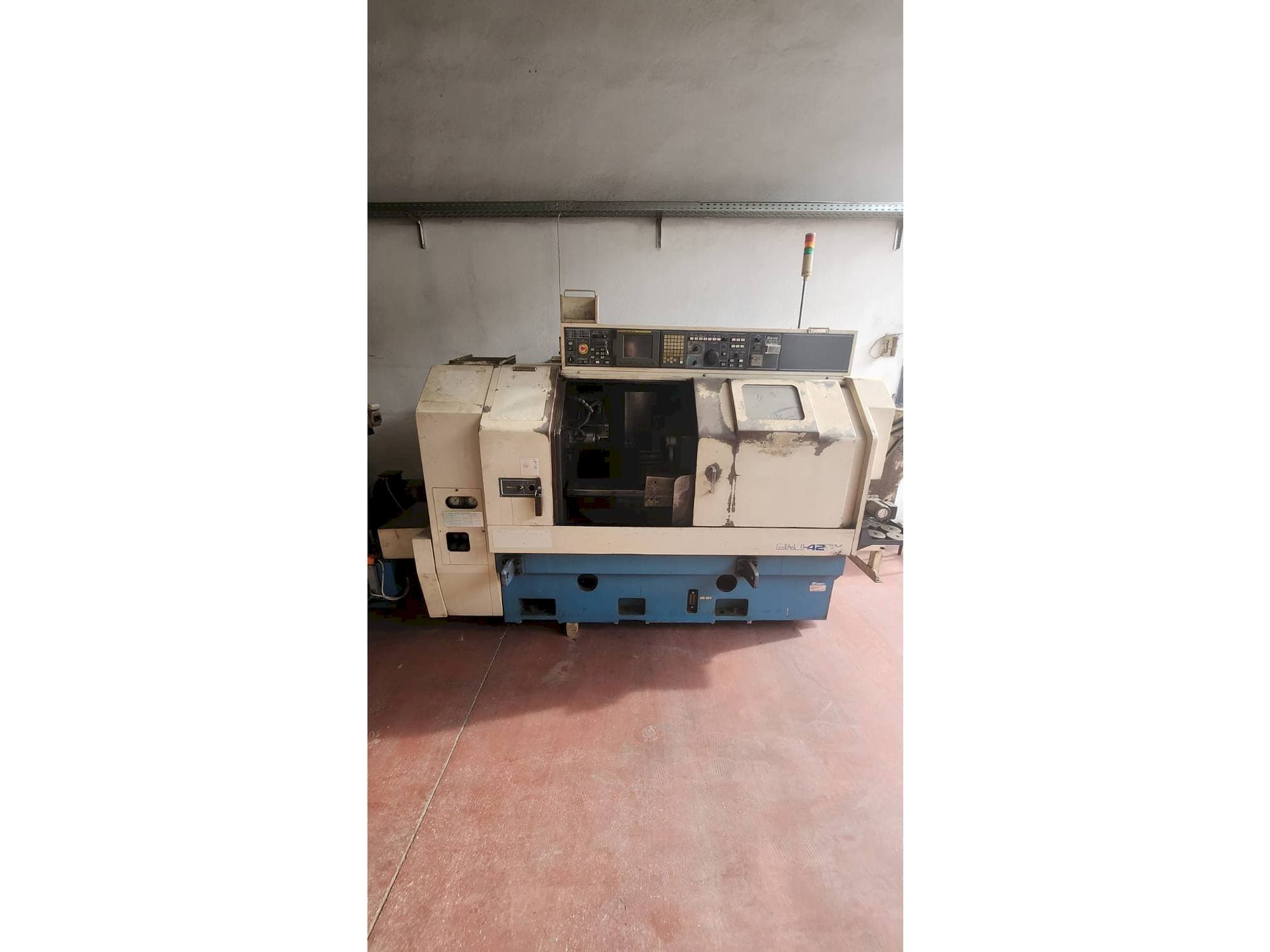 A Miyano BNJ 51 SY2 gép elölnézete