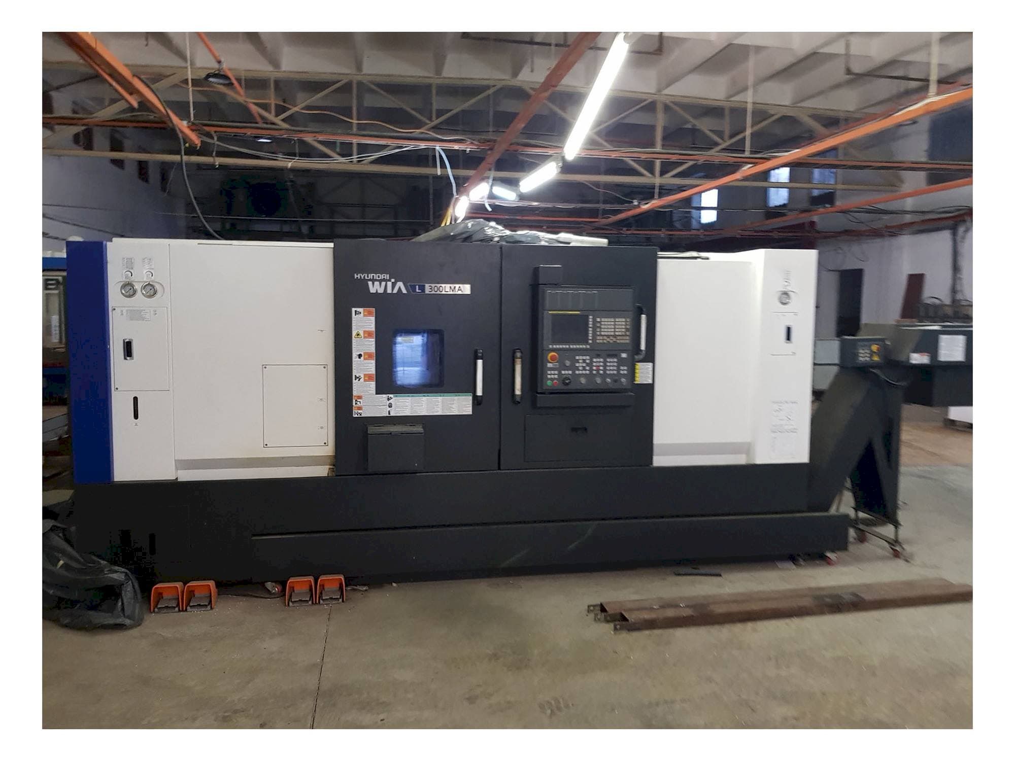 A Hyundai Wia L300LMA gép elölnézete