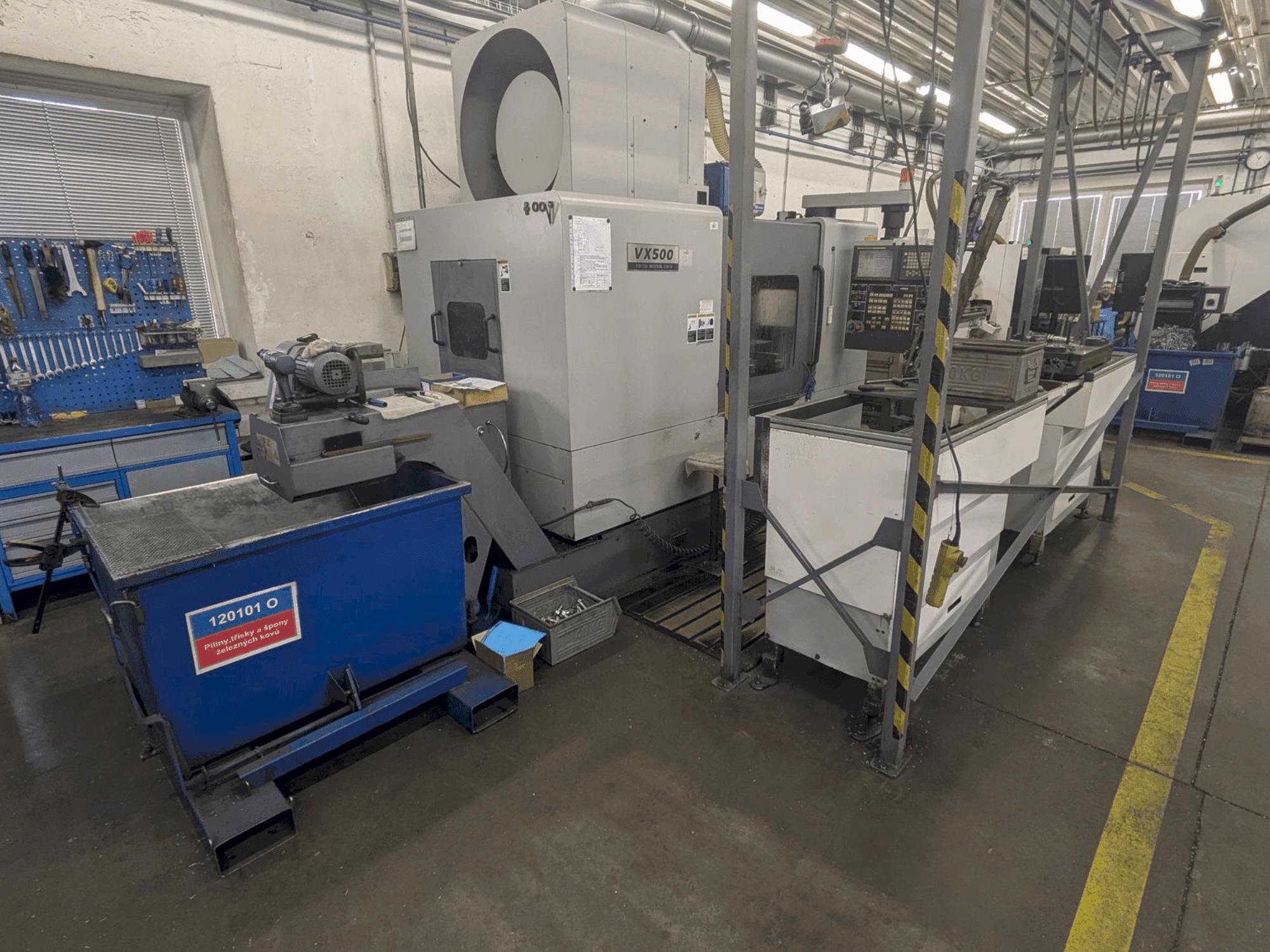 A HYUNDAI KIA VX500  gép elölnézete