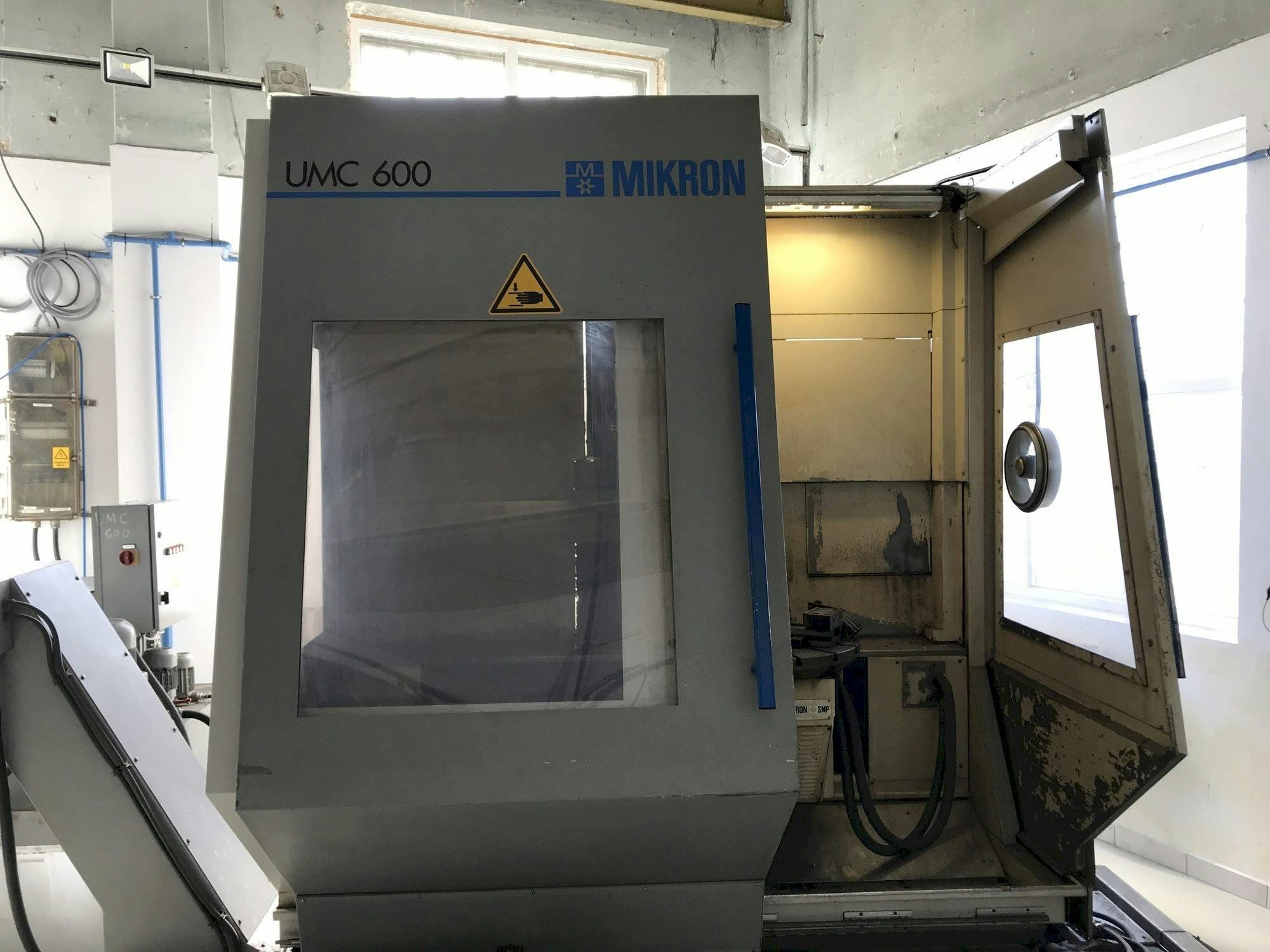 A MIKRON UMC 600  gép elölnézete