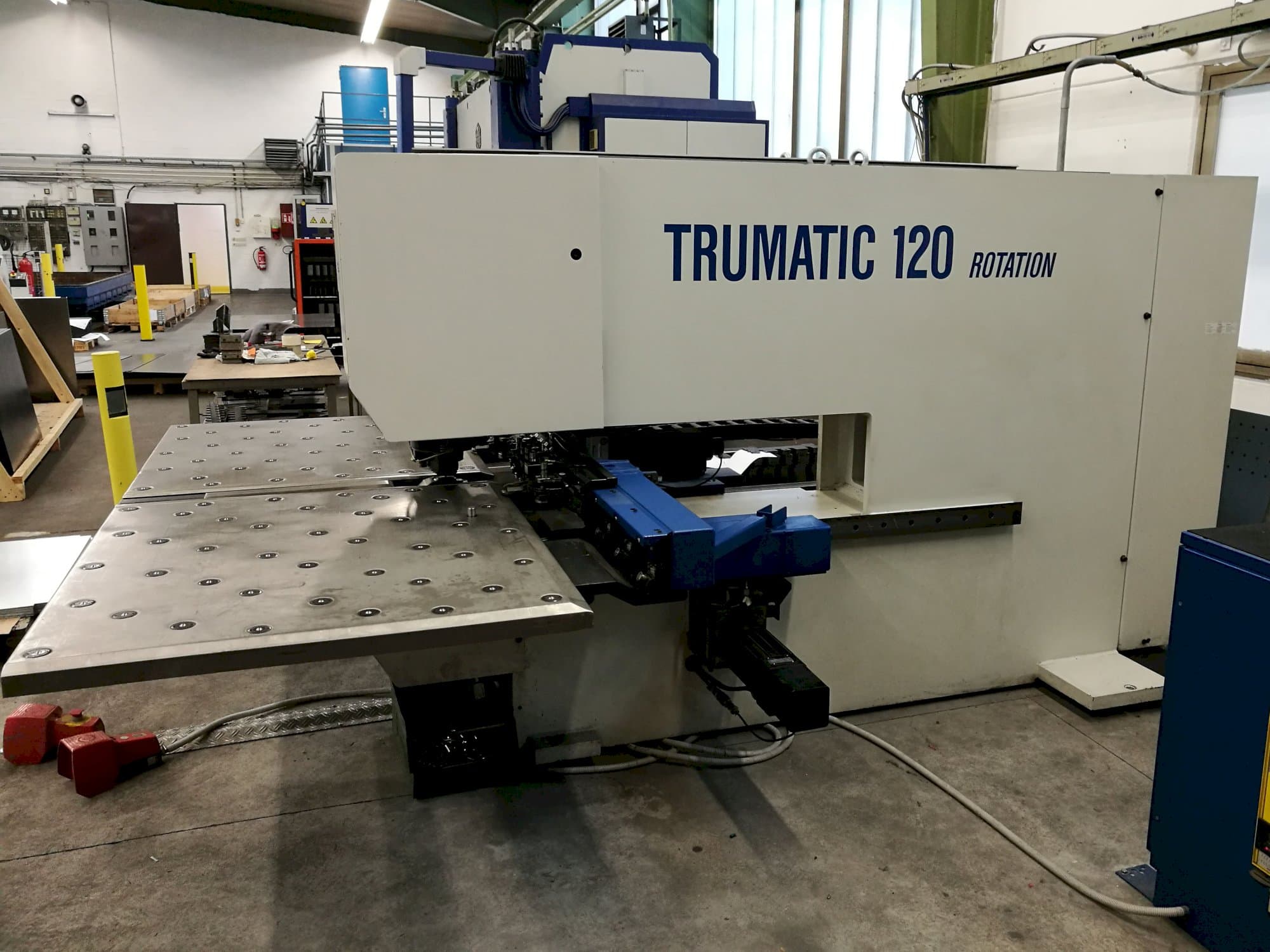 A Trumpf Trumatic 120R  gép jobb nézete