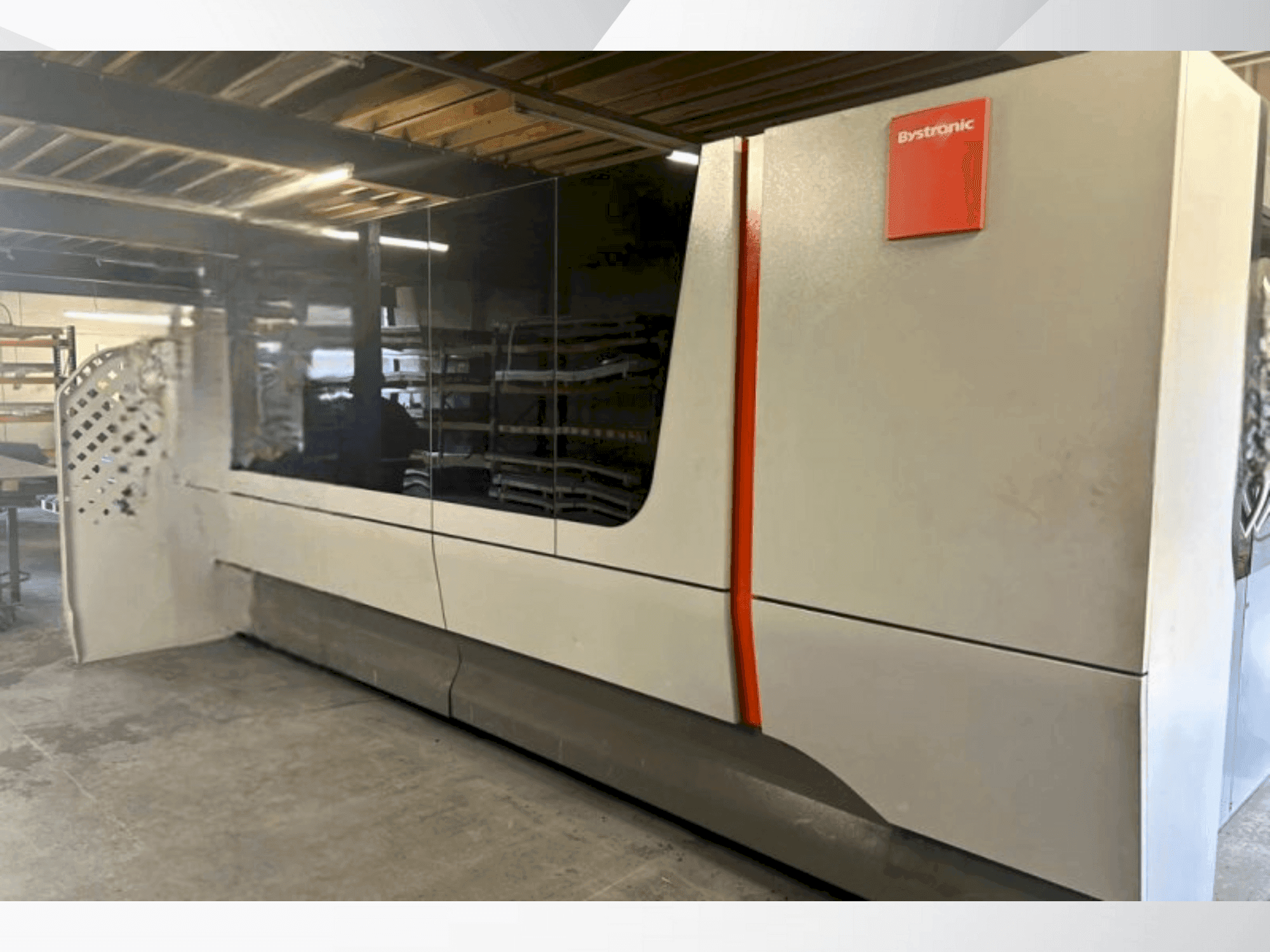 A Bystronic BYSMART Fiber 3015  gép elölnézete