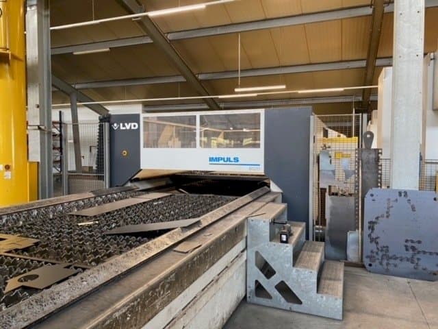 A LVD Impuls 6020 gép elölnézete