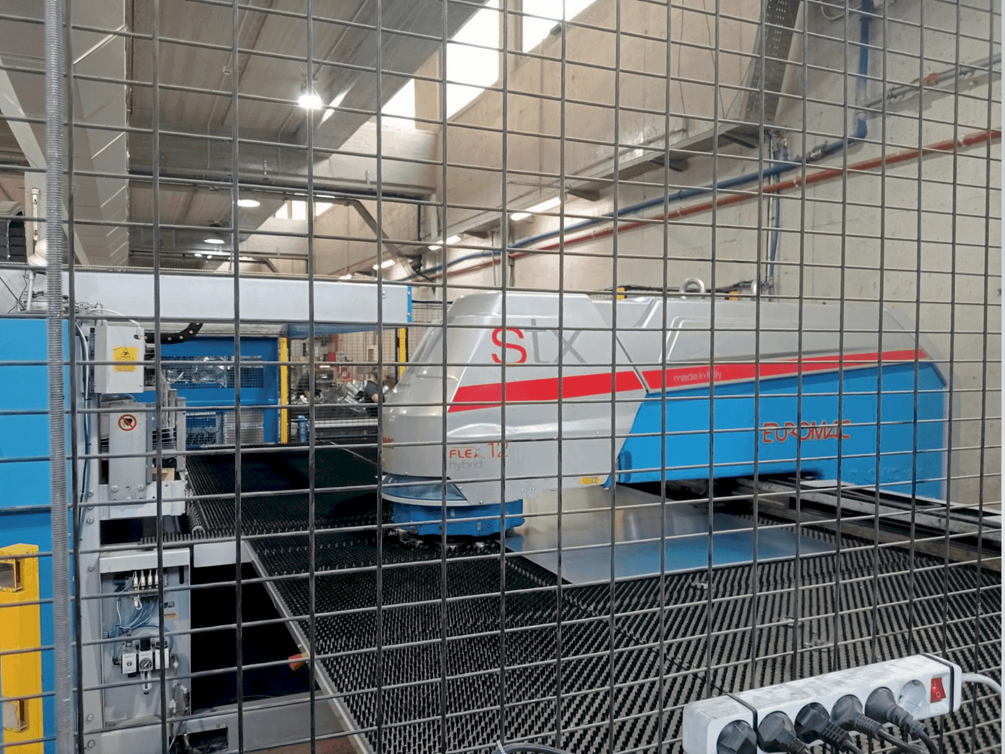 A Euromac 1250 STX Flex 12 Hybrid  gép elölnézete