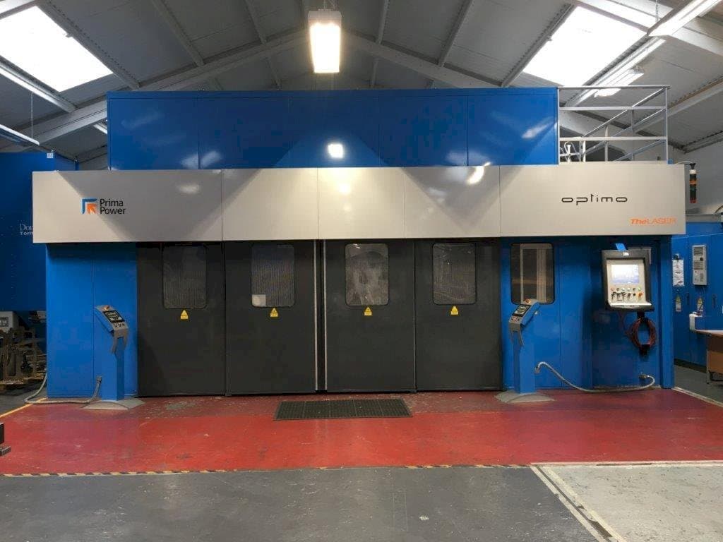 A Prima Power OPTIMO CV 4000 gép elölnézete