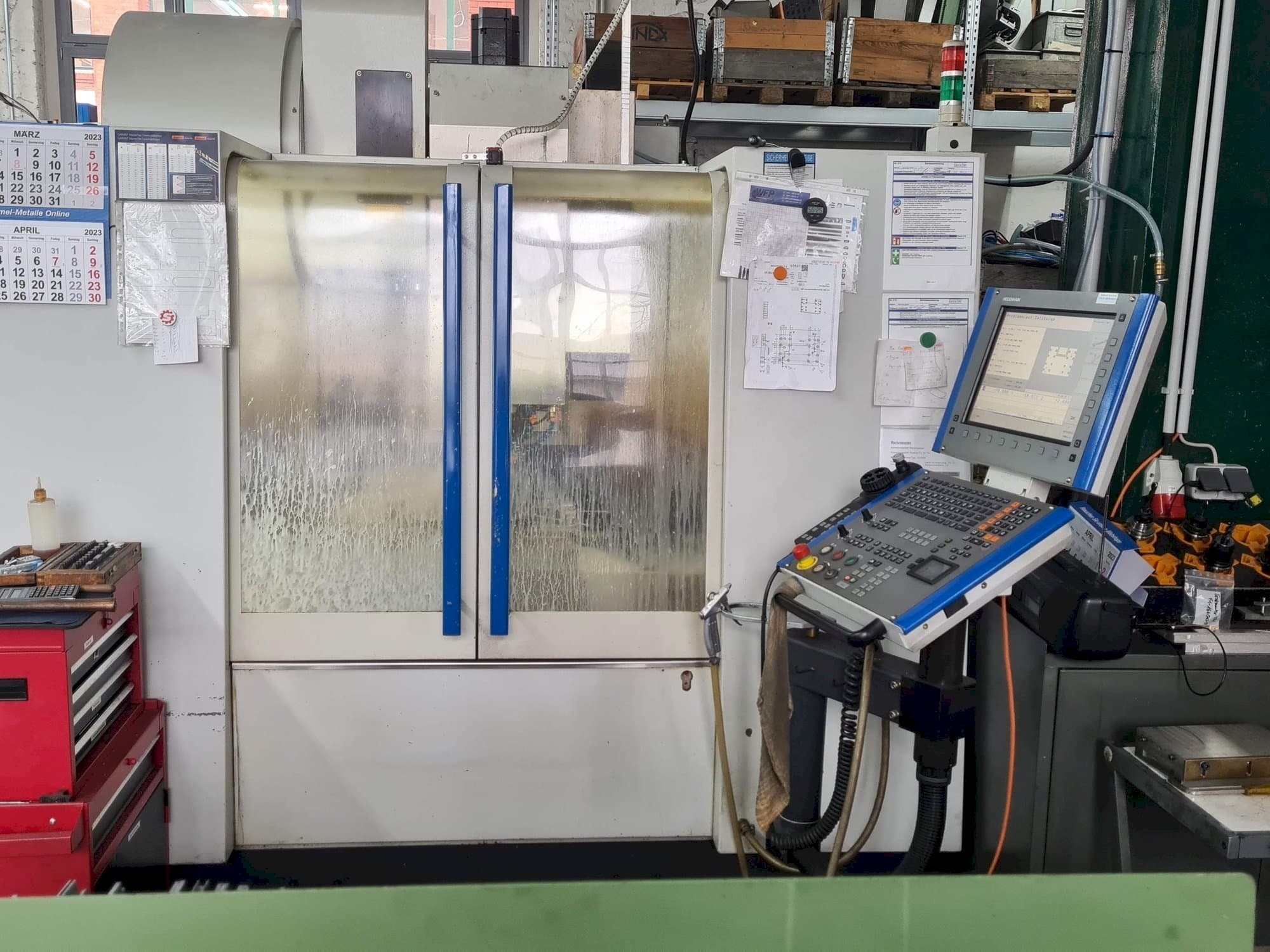 A MIKRON VCE600 Pro gép elölnézete