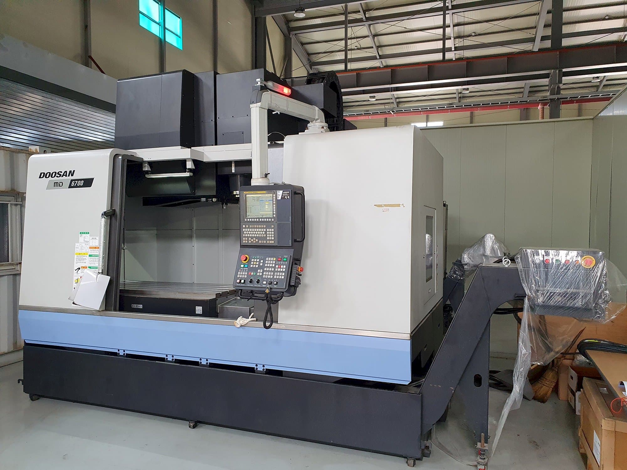 A Doosan MD6700 gép elölnézete
