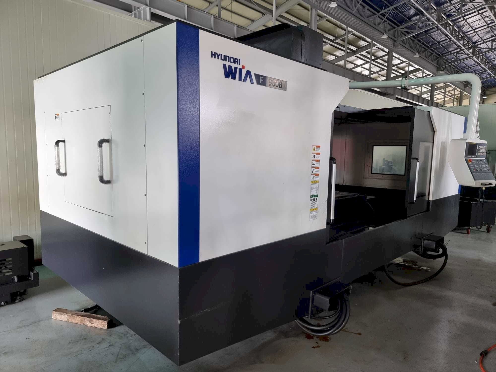 A Hyundai Wia F960B gép elölnézete