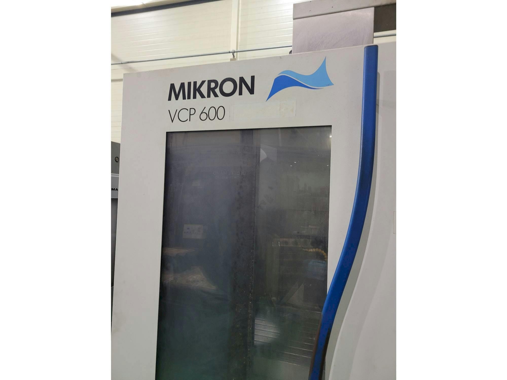 A MIKRON VCP 600  gép elölnézete