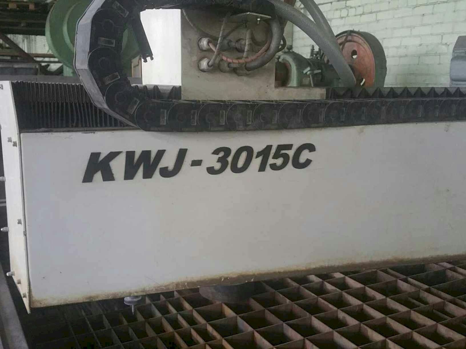 A Kenner KWJ 3020 C KMT Streamline SL-V 30  gép elölnézete