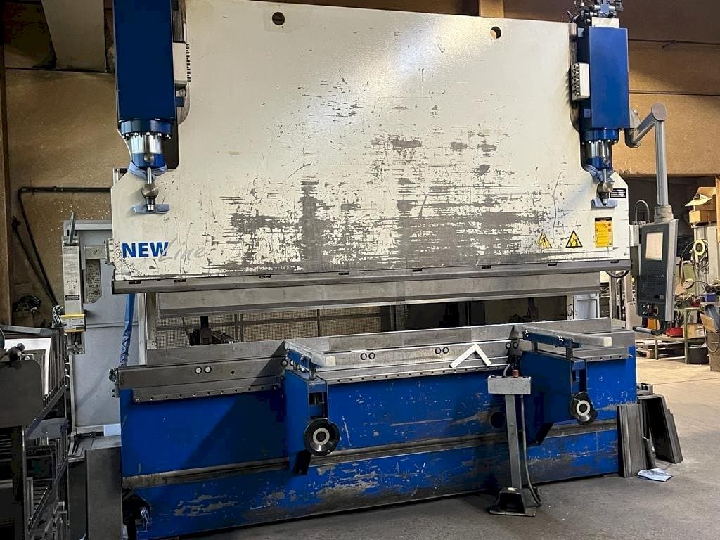 A GWF MENGELE HB 175-30/35 gép elölnézete