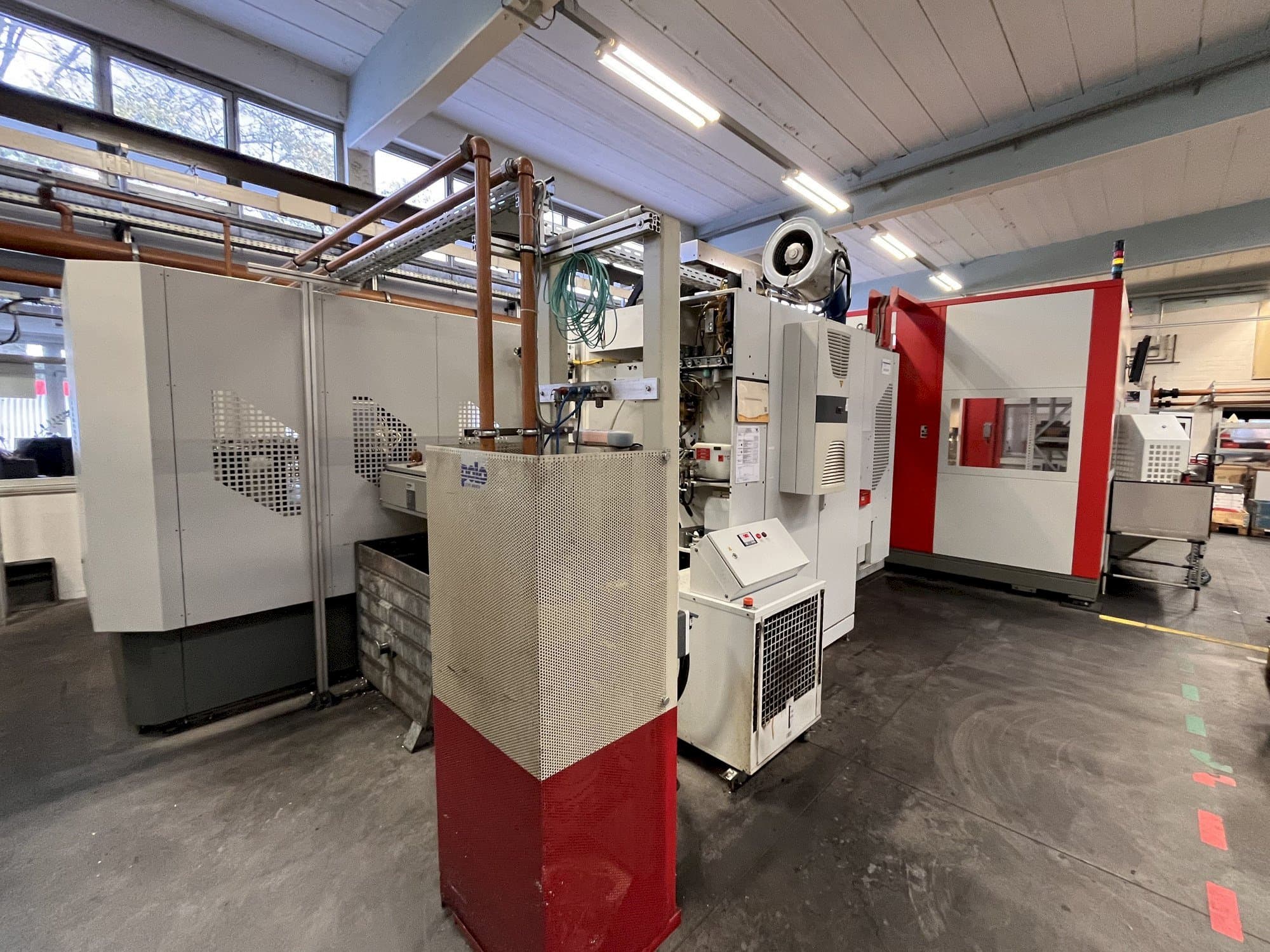 A HERMLE RS1 Robot System gép elölnézete